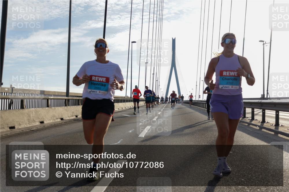 03.10.2026 - Köhlbrandbrückenlauf Yannick Fuchs http://msf.ph/oto/10772086 03.10.2026 09:27:15 Position 1 2665, 2707 meine-sportfotos.de