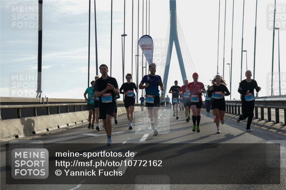 03.10.2026 - Köhlbrandbrückenlauf Yannick Fuchs http://msf.ph/oto/10772162 03.10.2026 09:27:31 Position 1  meine-sportfotos.de