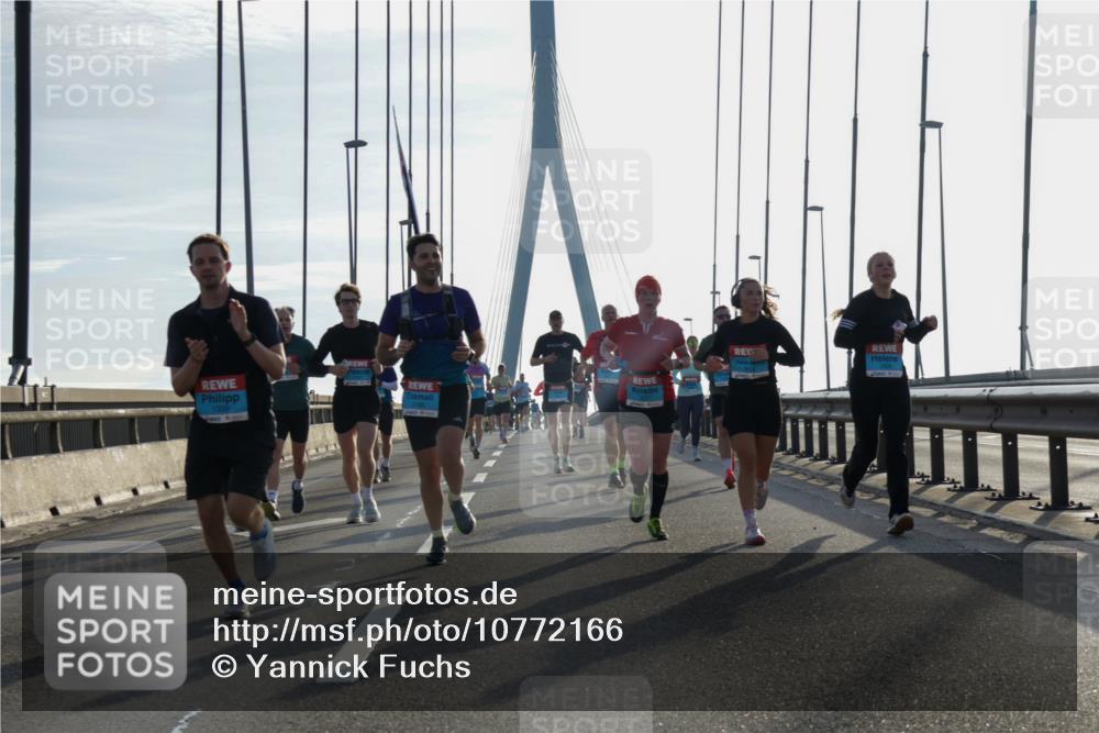 03.10.2026 - Köhlbrandbrückenlauf Yannick Fuchs http://msf.ph/oto/10772166 03.10.2026 09:27:32 Position 1 1339 meine-sportfotos.de