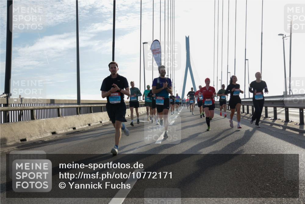 03.10.2026 - Köhlbrandbrückenlauf Yannick Fuchs http://msf.ph/oto/10772171 03.10.2026 09:27:33 Position 1 1339 meine-sportfotos.de
