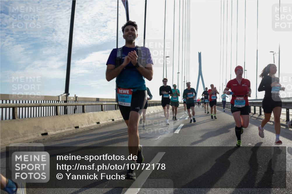 03.10.2026 - Köhlbrandbrückenlauf Yannick Fuchs http://msf.ph/oto/10772178 03.10.2026 09:27:34 Position 1 3700, 1237 meine-sportfotos.de