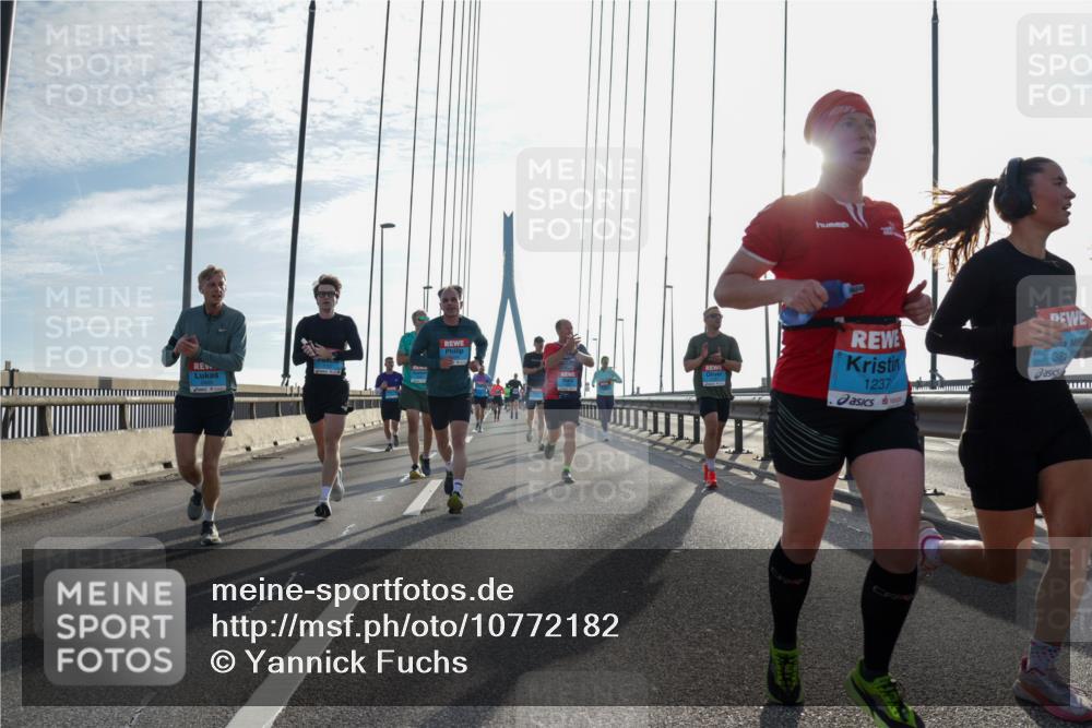 03.10.2026 - Köhlbrandbrückenlauf Yannick Fuchs http://msf.ph/oto/10772182 03.10.2026 09:27:35 Position 1 1237, 381 meine-sportfotos.de