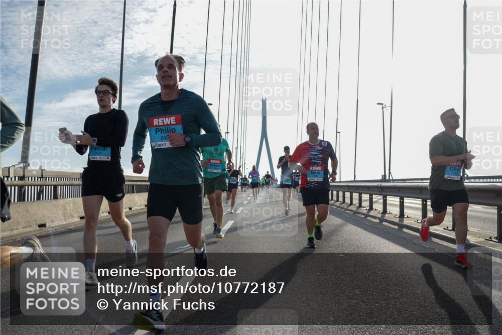 03.10.2026 - Köhlbrandbrückenlauf Yannick Fuchs http://msf.ph/oto/10772187 03.10.2026 09:27:36 Position 1 1127, 240, 1151, 1891 meine-sportfotos.de