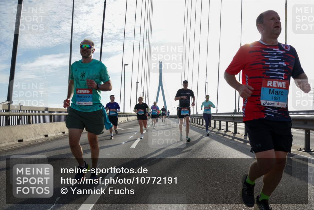 03.10.2026 - Köhlbrandbrückenlauf Yannick Fuchs http://msf.ph/oto/10772191 03.10.2026 09:27:37 Position 1 2351, 1891 meine-sportfotos.de