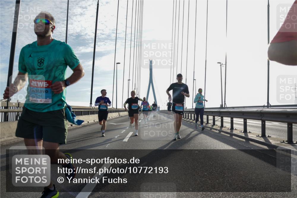03.10.2026 - Köhlbrandbrückenlauf Yannick Fuchs http://msf.ph/oto/10772193 03.10.2026 09:27:37 Position 1 2351 meine-sportfotos.de