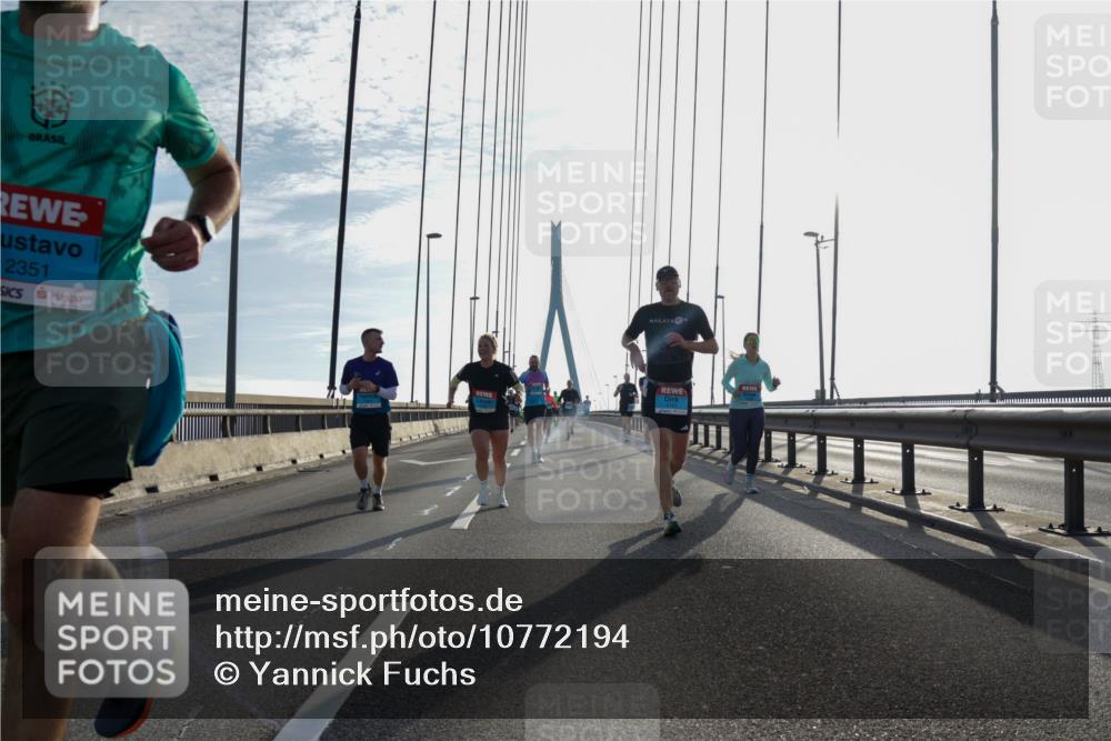 03.10.2026 - Köhlbrandbrückenlauf Yannick Fuchs http://msf.ph/oto/10772194 03.10.2026 09:27:37 Position 1 2351 meine-sportfotos.de