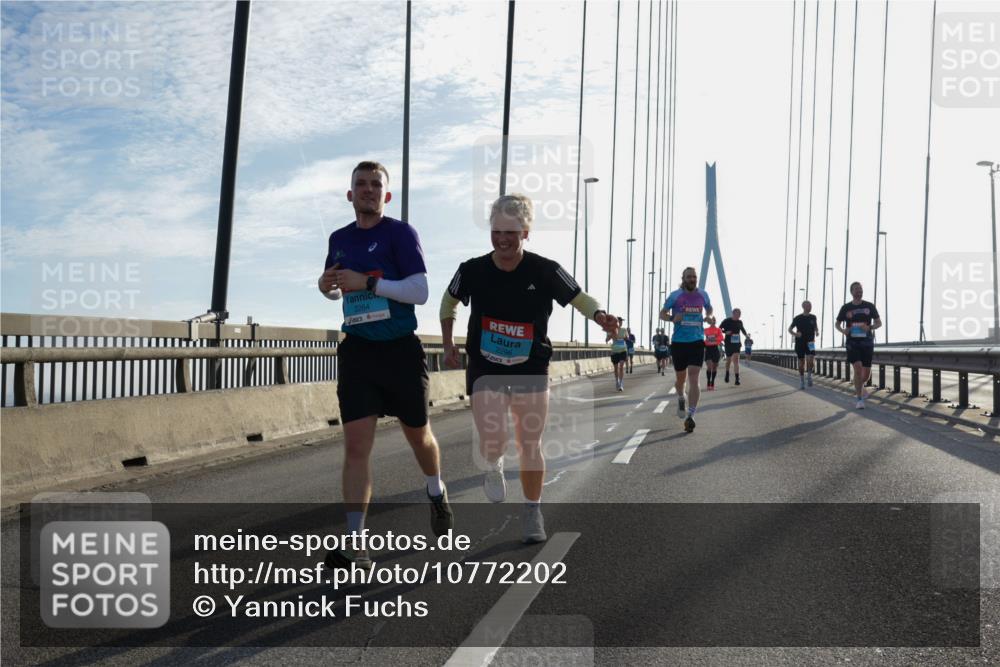 03.10.2026 - Köhlbrandbrückenlauf Yannick Fuchs http://msf.ph/oto/10772202 03.10.2026 09:27:39 Position 1 2264, 2296 meine-sportfotos.de