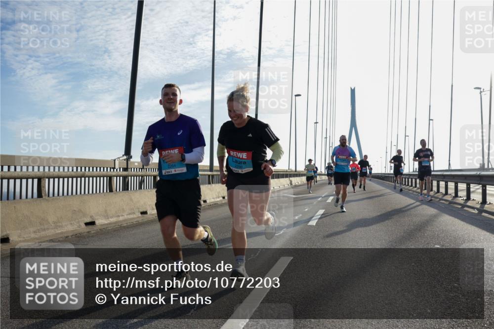 03.10.2026 - Köhlbrandbrückenlauf Yannick Fuchs http://msf.ph/oto/10772203 03.10.2026 09:27:39 Position 1 2264, 2296 meine-sportfotos.de