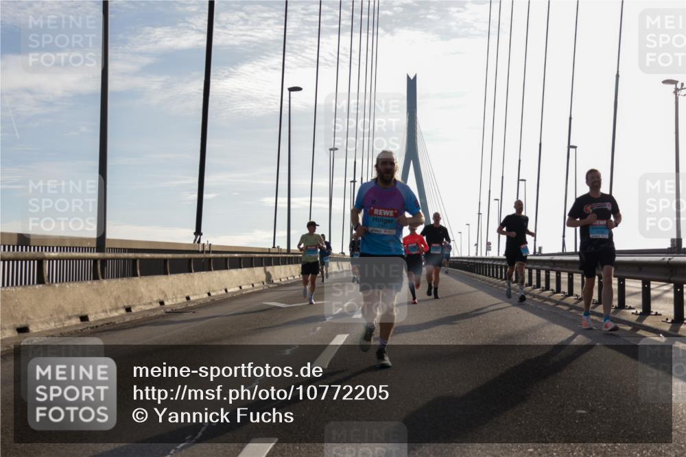 03.10.2026 - Köhlbrandbrückenlauf Yannick Fuchs http://msf.ph/oto/10772205 03.10.2026 09:27:40 Position 1  meine-sportfotos.de