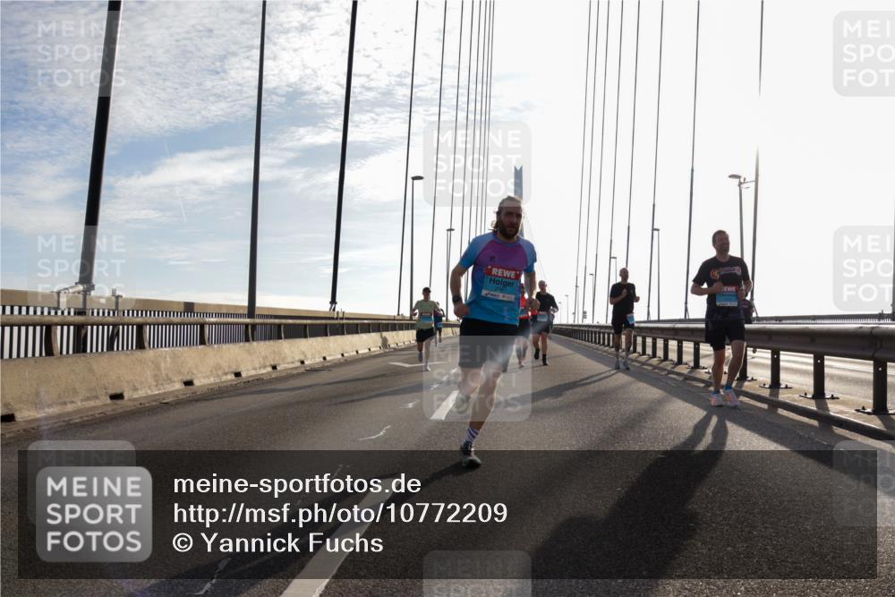 03.10.2026 - Köhlbrandbrückenlauf Yannick Fuchs http://msf.ph/oto/10772209 03.10.2026 09:27:40 Position 1 2561 meine-sportfotos.de