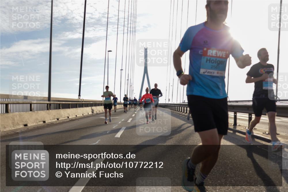 03.10.2026 - Köhlbrandbrückenlauf Yannick Fuchs http://msf.ph/oto/10772212 03.10.2026 09:27:41 Position 1 2561 meine-sportfotos.de