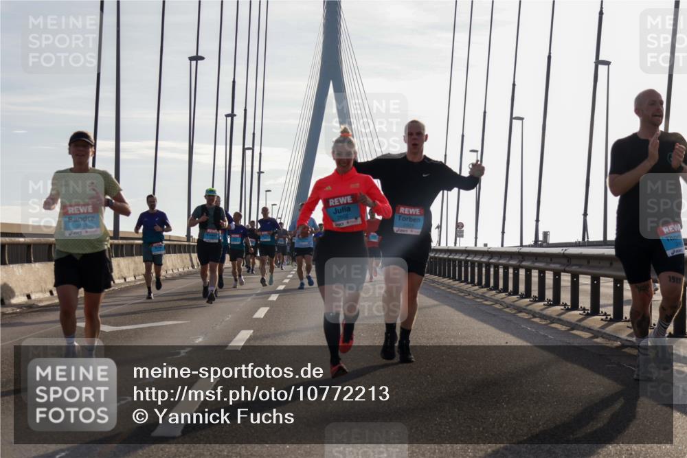 03.10.2026 - Köhlbrandbrückenlauf Yannick Fuchs http://msf.ph/oto/10772213 03.10.2026 09:27:42 Position 1 2011, 2602, 1987 meine-sportfotos.de