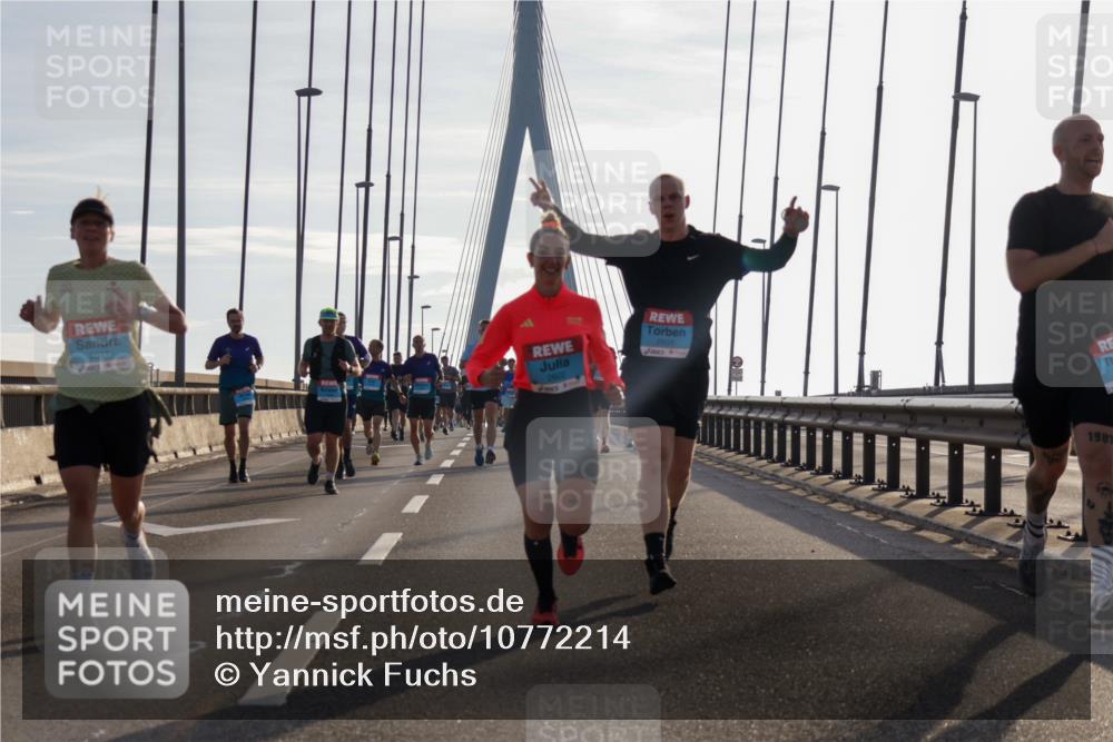 03.10.2026 - Köhlbrandbrückenlauf Yannick Fuchs http://msf.ph/oto/10772214 03.10.2026 09:27:42 Position 1 2011, 2602, 2601, 1987 meine-sportfotos.de