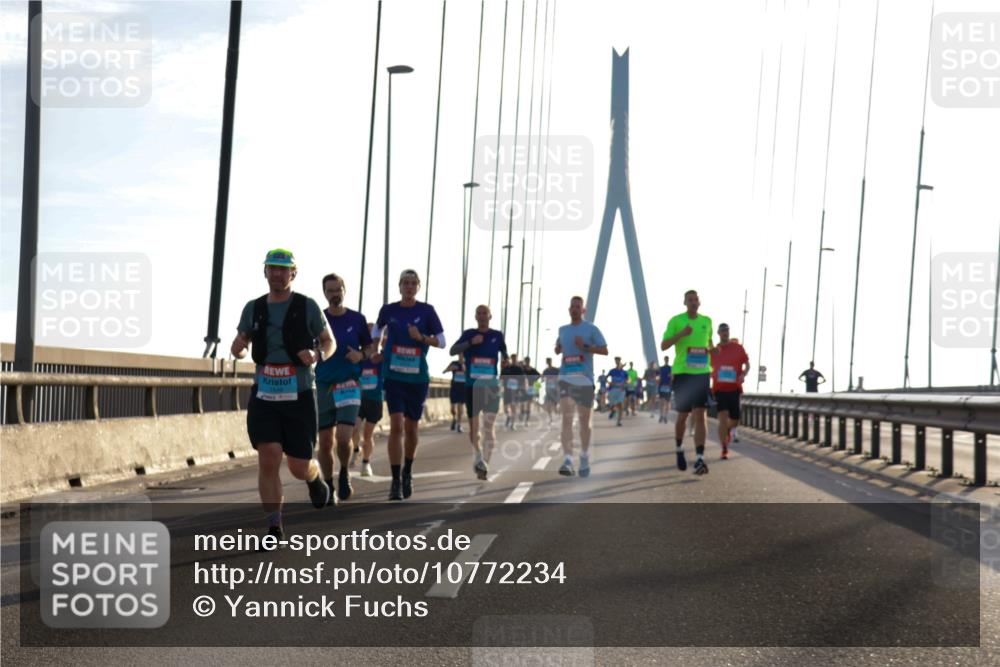 03.10.2026 - Köhlbrandbrückenlauf Yannick Fuchs http://msf.ph/oto/10772234 03.10.2026 09:27:46 Position 1 1549 meine-sportfotos.de