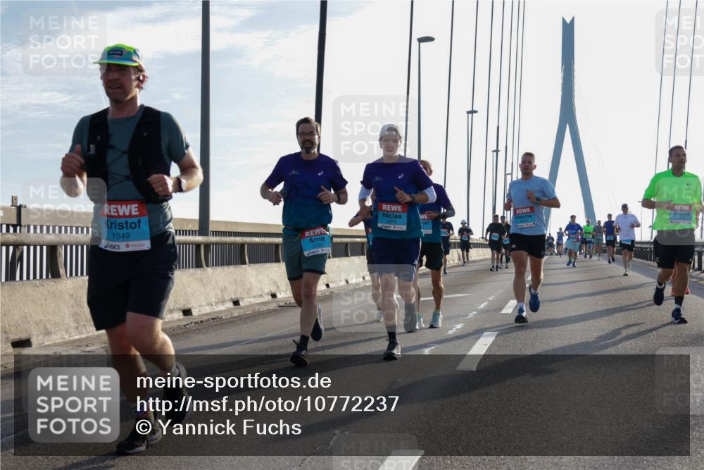 03.10.2026 - Köhlbrandbrückenlauf Yannick Fuchs http://msf.ph/oto/10772237 03.10.2026 09:27:48 Position 1 1549, 2515 meine-sportfotos.de