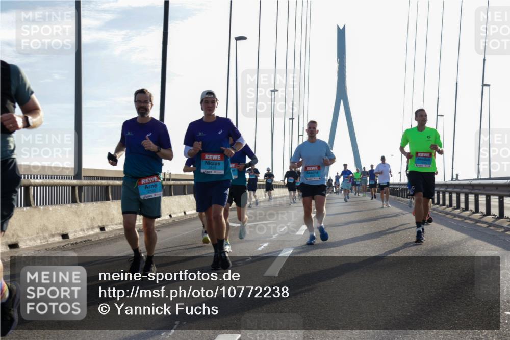 03.10.2026 - Köhlbrandbrückenlauf Yannick Fuchs http://msf.ph/oto/10772238 03.10.2026 09:27:48 Position 1 2515, 2520 meine-sportfotos.de
