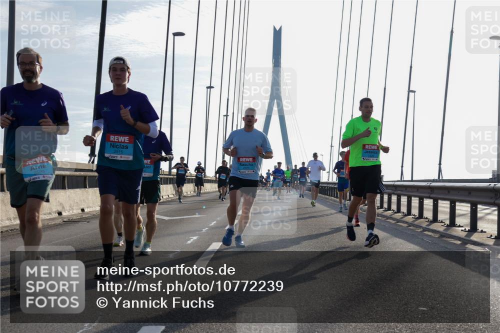 03.10.2026 - Köhlbrandbrückenlauf Yannick Fuchs http://msf.ph/oto/10772239 03.10.2026 09:27:48 Position 1 2515, 2520 meine-sportfotos.de