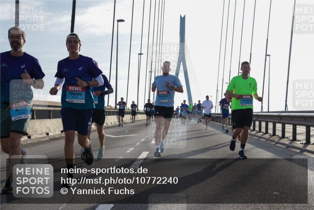 03.10.2026 - Köhlbrandbrückenlauf Yannick Fuchs http://msf.ph/oto/10772240 03.10.2026 09:27:48 Position 1 2520, 2515, 1039 meine-sportfotos.de