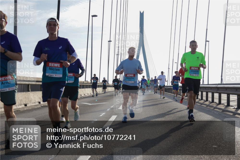 03.10.2026 - Köhlbrandbrückenlauf Yannick Fuchs http://msf.ph/oto/10772241 03.10.2026 09:27:49 Position 1 2520, 2515, 2027, 1039 meine-sportfotos.de