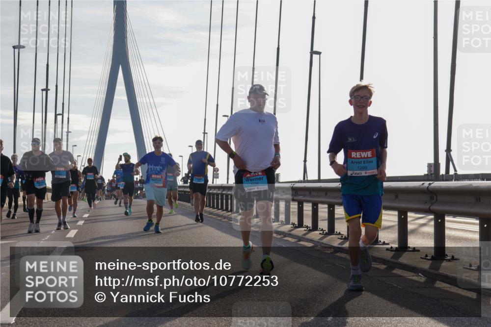 03.10.2026 - Köhlbrandbrückenlauf Yannick Fuchs http://msf.ph/oto/10772253 03.10.2026 09:27:53 Position 1 1034, 1299 meine-sportfotos.de