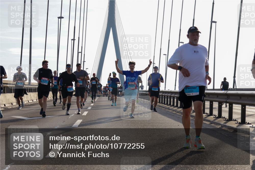03.10.2026 - Köhlbrandbrückenlauf Yannick Fuchs http://msf.ph/oto/10772255 03.10.2026 09:27:53 Position 1 1034 meine-sportfotos.de