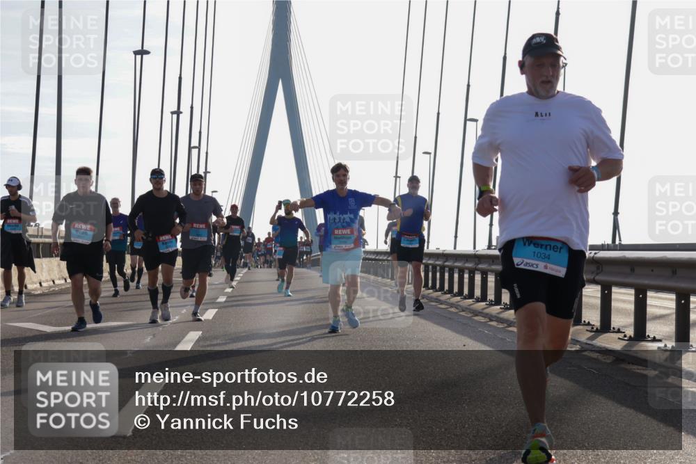 03.10.2026 - Köhlbrandbrückenlauf Yannick Fuchs http://msf.ph/oto/10772258 03.10.2026 09:27:54 Position 1 1034 meine-sportfotos.de