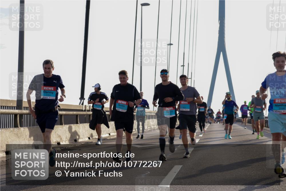 03.10.2026 - Köhlbrandbrückenlauf Yannick Fuchs http://msf.ph/oto/10772267 03.10.2026 09:27:56 Position 1 2384, 2094 meine-sportfotos.de