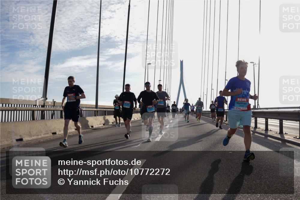 03.10.2026 - Köhlbrandbrückenlauf Yannick Fuchs http://msf.ph/oto/10772272 03.10.2026 09:27:57 Position 1 2094 meine-sportfotos.de