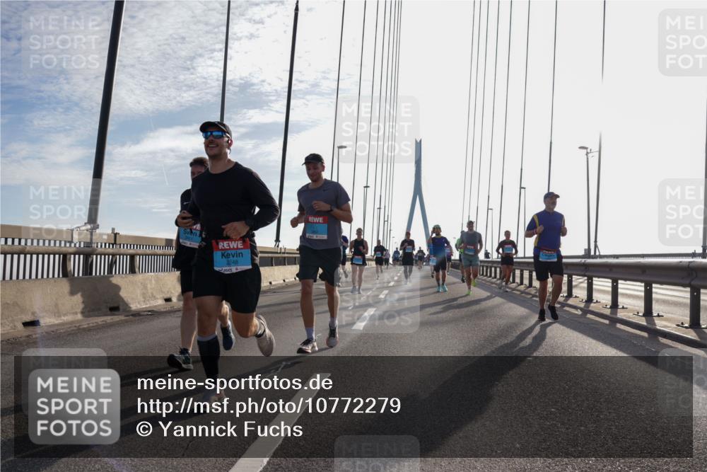 03.10.2026 - Köhlbrandbrückenlauf Yannick Fuchs http://msf.ph/oto/10772279 03.10.2026 09:27:58 Position 1 2401, 2248 meine-sportfotos.de