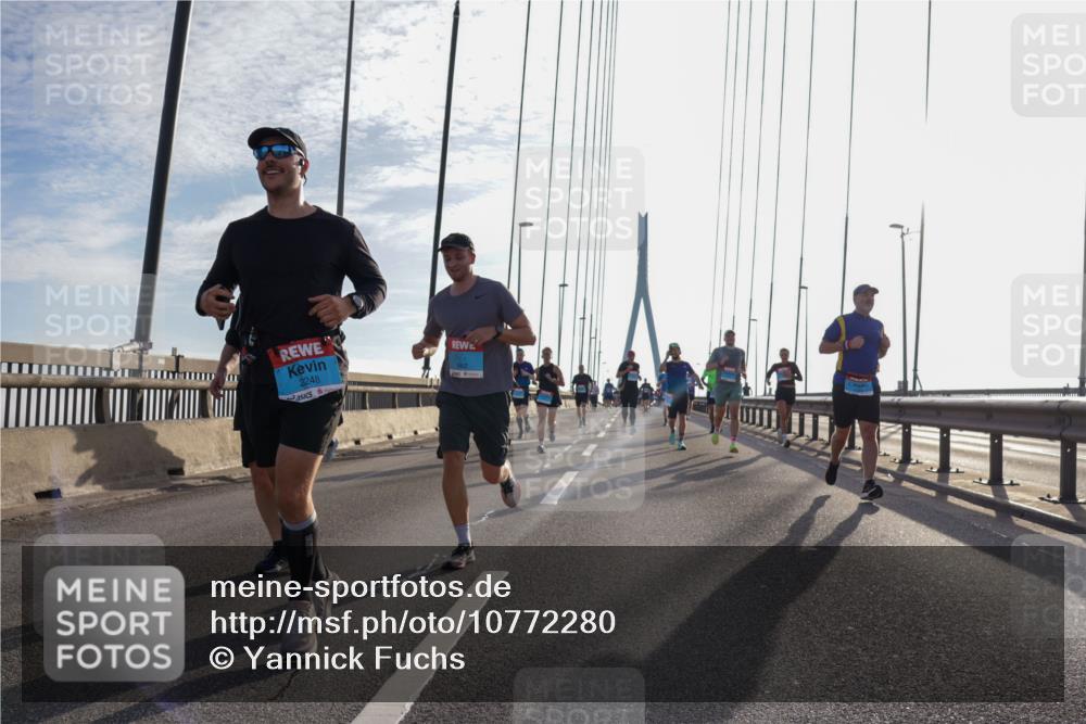 03.10.2026 - Köhlbrandbrückenlauf Yannick Fuchs http://msf.ph/oto/10772280 03.10.2026 09:27:58 Position 1 2248 meine-sportfotos.de