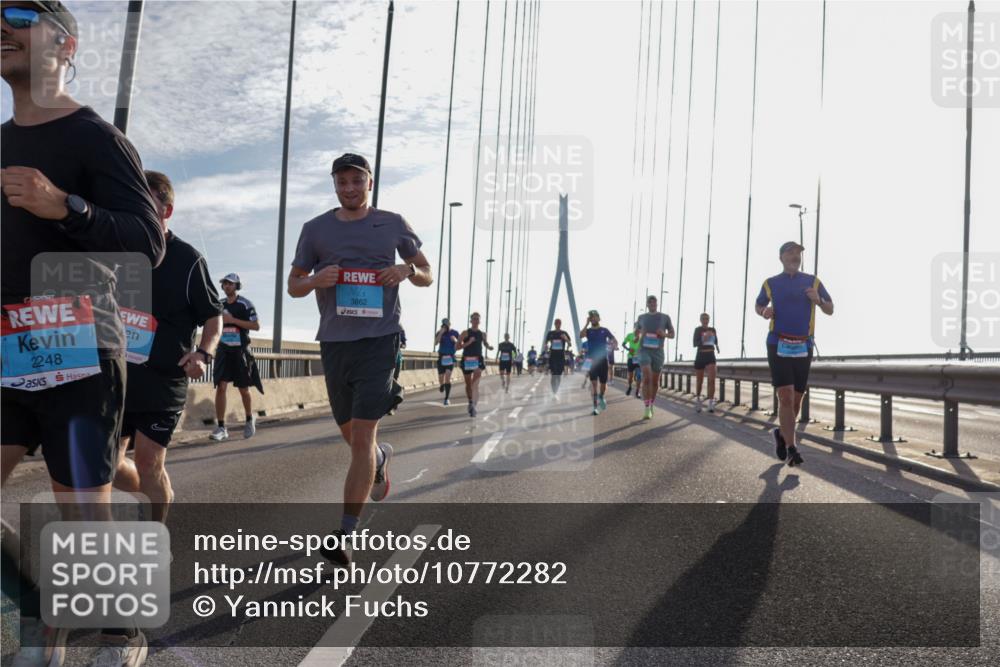 03.10.2026 - Köhlbrandbrückenlauf Yannick Fuchs http://msf.ph/oto/10772282 03.10.2026 09:27:58 Position 1 2248, 3862 meine-sportfotos.de