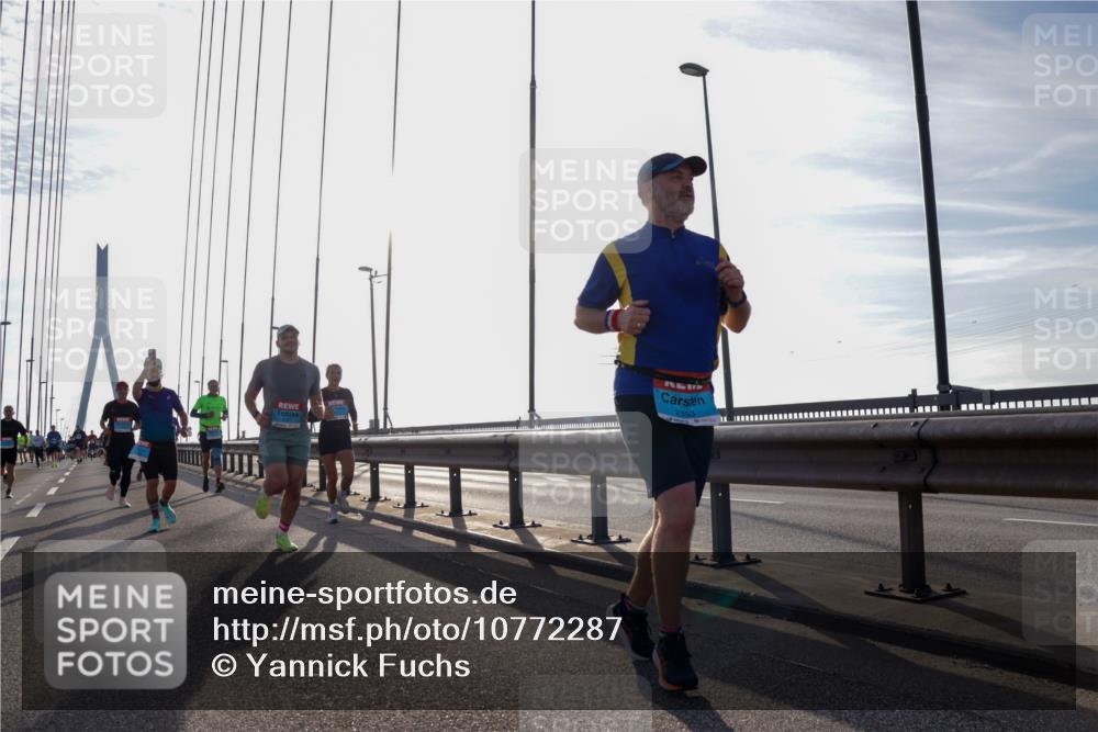03.10.2026 - Köhlbrandbrückenlauf Yannick Fuchs http://msf.ph/oto/10772287 03.10.2026 09:28:00 Position 1 2303 meine-sportfotos.de