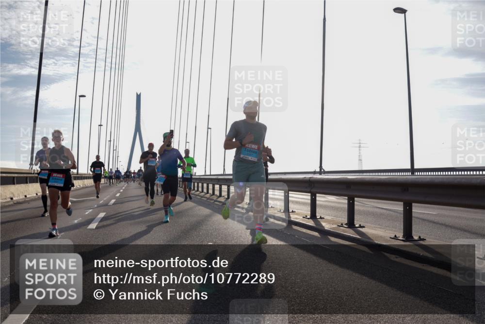 03.10.2026 - Köhlbrandbrückenlauf Yannick Fuchs http://msf.ph/oto/10772289 03.10.2026 09:28:00 Position 1  meine-sportfotos.de