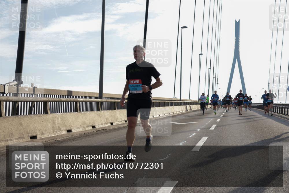 03.10.2026 - Köhlbrandbrückenlauf Yannick Fuchs http://msf.ph/oto/10772301 03.10.2026 09:28:03 Position 1 2308 meine-sportfotos.de