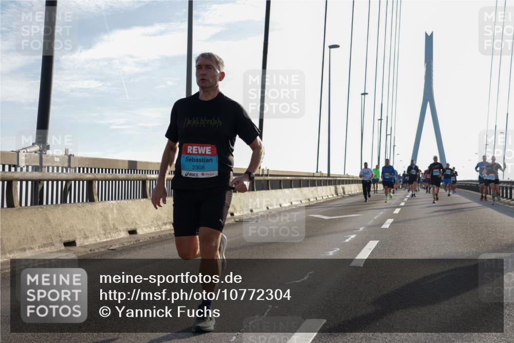 03.10.2026 - Köhlbrandbrückenlauf Yannick Fuchs http://msf.ph/oto/10772304 03.10.2026 09:28:04 Position 1 2308 meine-sportfotos.de