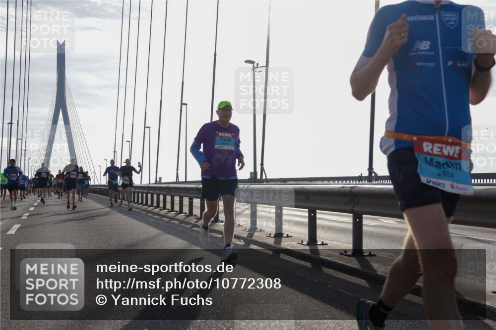 03.10.2026 - Köhlbrandbrückenlauf Yannick Fuchs http://msf.ph/oto/10772308 03.10.2026 09:28:05 Position 1 2484 meine-sportfotos.de