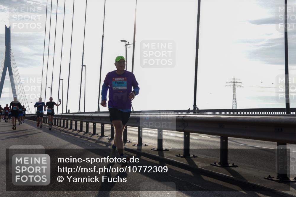 03.10.2026 - Köhlbrandbrückenlauf Yannick Fuchs http://msf.ph/oto/10772309 03.10.2026 09:28:05 Position 1 2741 meine-sportfotos.de