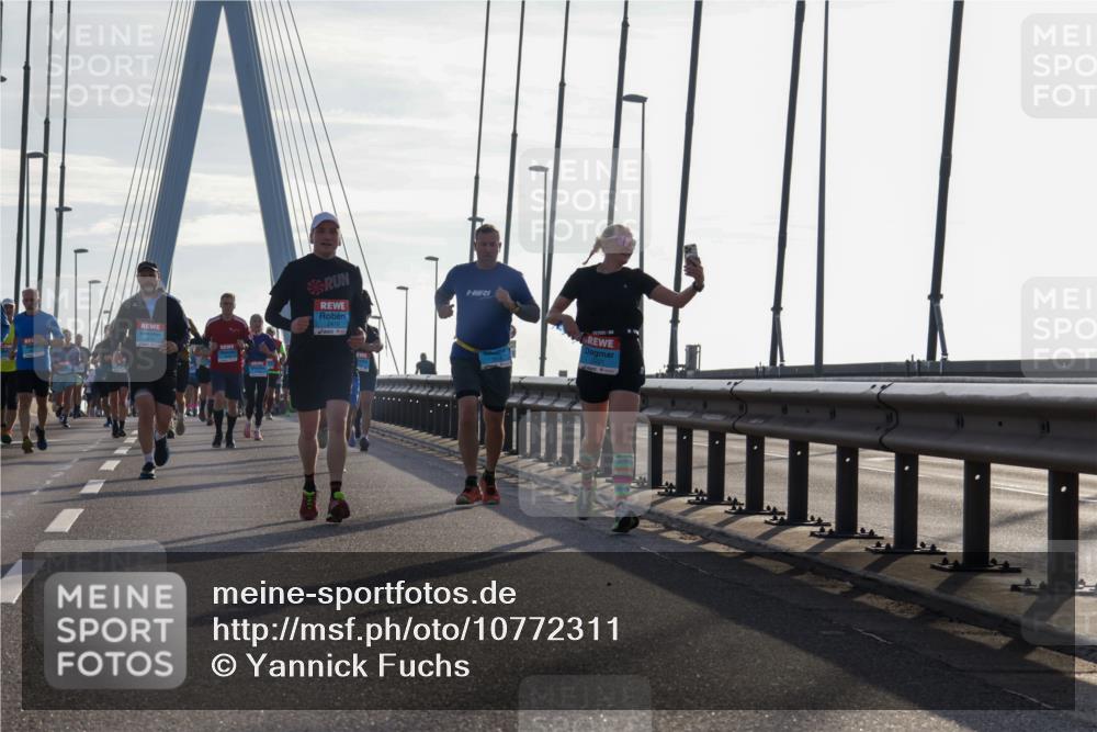 03.10.2026 - Köhlbrandbrückenlauf Yannick Fuchs http://msf.ph/oto/10772311 03.10.2026 09:28:06 Position 1  meine-sportfotos.de