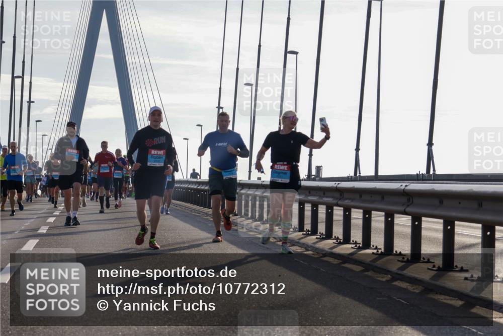 03.10.2026 - Köhlbrandbrückenlauf Yannick Fuchs http://msf.ph/oto/10772312 03.10.2026 09:28:06 Position 1 2419 meine-sportfotos.de