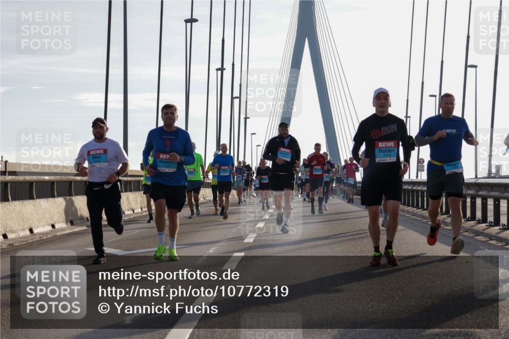 03.10.2026 - Köhlbrandbrückenlauf Yannick Fuchs http://msf.ph/oto/10772319 03.10.2026 09:28:08 Position 1 1019, 2419 meine-sportfotos.de