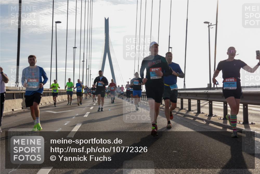 03.10.2026 - Köhlbrandbrückenlauf Yannick Fuchs http://msf.ph/oto/10772326 03.10.2026 09:28:10 Position 1 24, 2221 meine-sportfotos.de
