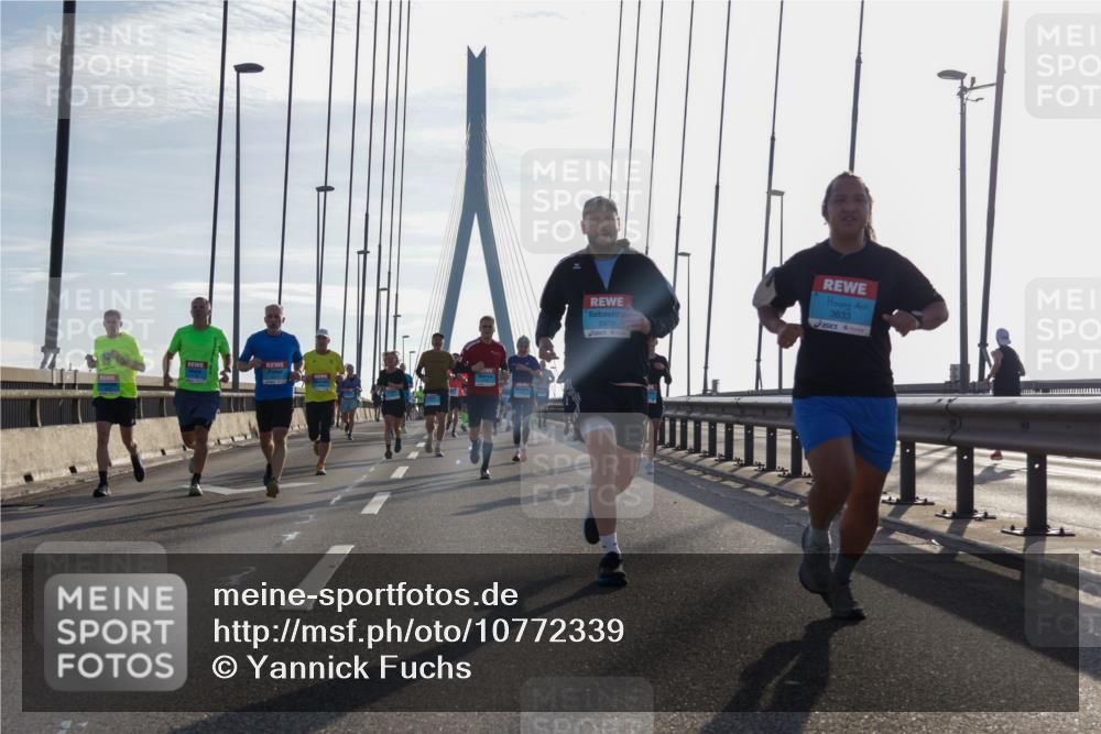 03.10.2026 - Köhlbrandbrückenlauf Yannick Fuchs http://msf.ph/oto/10772339 03.10.2026 09:28:13 Position 1 2479, 3833 meine-sportfotos.de