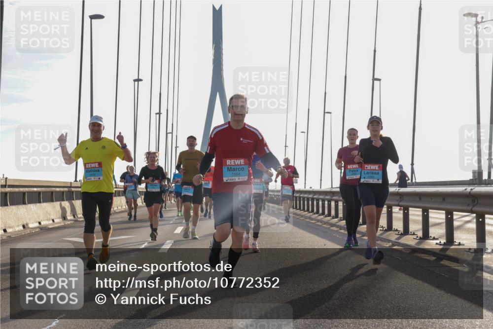 03.10.2026 - Köhlbrandbrückenlauf Yannick Fuchs http://msf.ph/oto/10772352 03.10.2026 09:28:16 Position 1 1808, 1554, 2282 meine-sportfotos.de