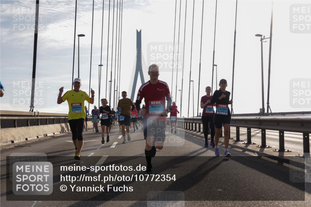 03.10.2026 - Köhlbrandbrückenlauf Yannick Fuchs http://msf.ph/oto/10772354 03.10.2026 09:28:16 Position 1 1554 meine-sportfotos.de