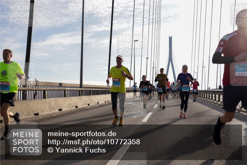 03.10.2026 - Köhlbrandbrückenlauf Yannick Fuchs http://msf.ph/oto/10772358 03.10.2026 09:28:17 Position 1 1874, 1808, 155 meine-sportfotos.de