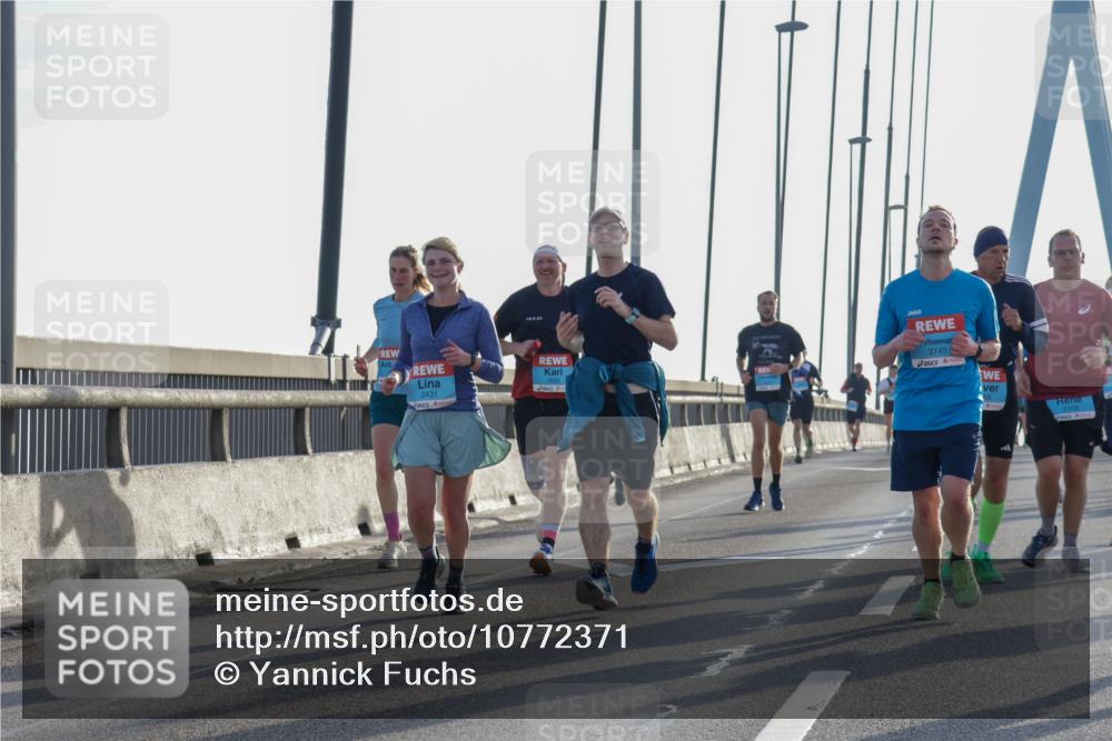 03.10.2026 - Köhlbrandbrückenlauf Yannick Fuchs http://msf.ph/oto/10772371 03.10.2026 09:28:20 Position 1 2431, 3745 meine-sportfotos.de
