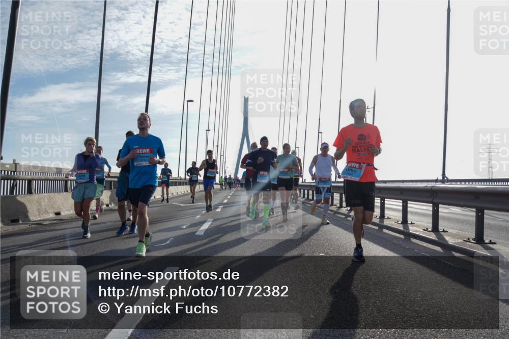 03.10.2026 - Köhlbrandbrückenlauf Yannick Fuchs http://msf.ph/oto/10772382 03.10.2026 09:28:22 Position 1 3745, 9, 1842 meine-sportfotos.de