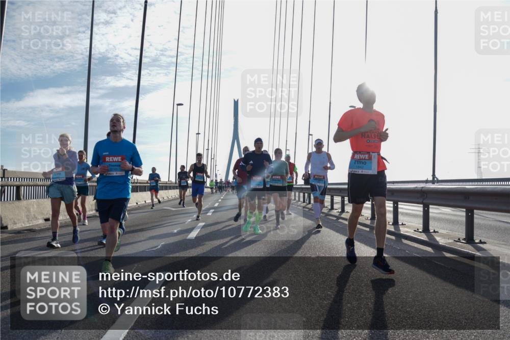 03.10.2026 - Köhlbrandbrückenlauf Yannick Fuchs http://msf.ph/oto/10772383 03.10.2026 09:28:23 Position 1 3745, 1842 meine-sportfotos.de