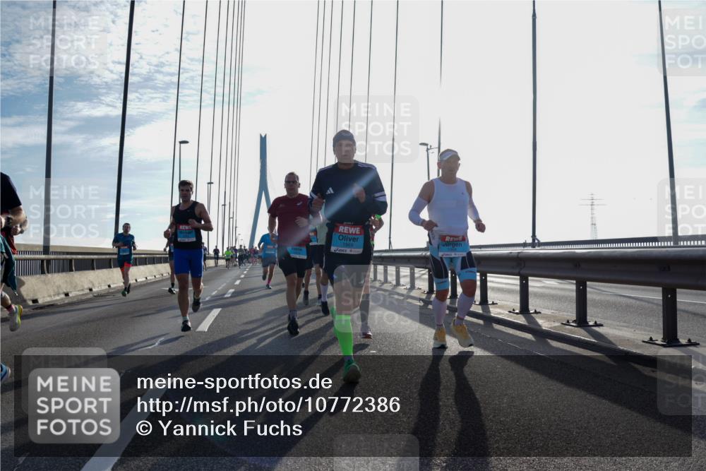 03.10.2026 - Köhlbrandbrückenlauf Yannick Fuchs http://msf.ph/oto/10772386 03.10.2026 09:28:24 Position 1 1969 meine-sportfotos.de