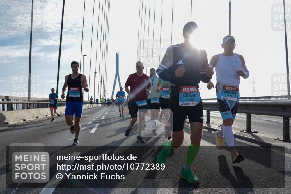 03.10.2026 - Köhlbrandbrückenlauf Yannick Fuchs http://msf.ph/oto/10772389 03.10.2026 09:28:24 Position 1 1873, 1969, 1968 meine-sportfotos.de